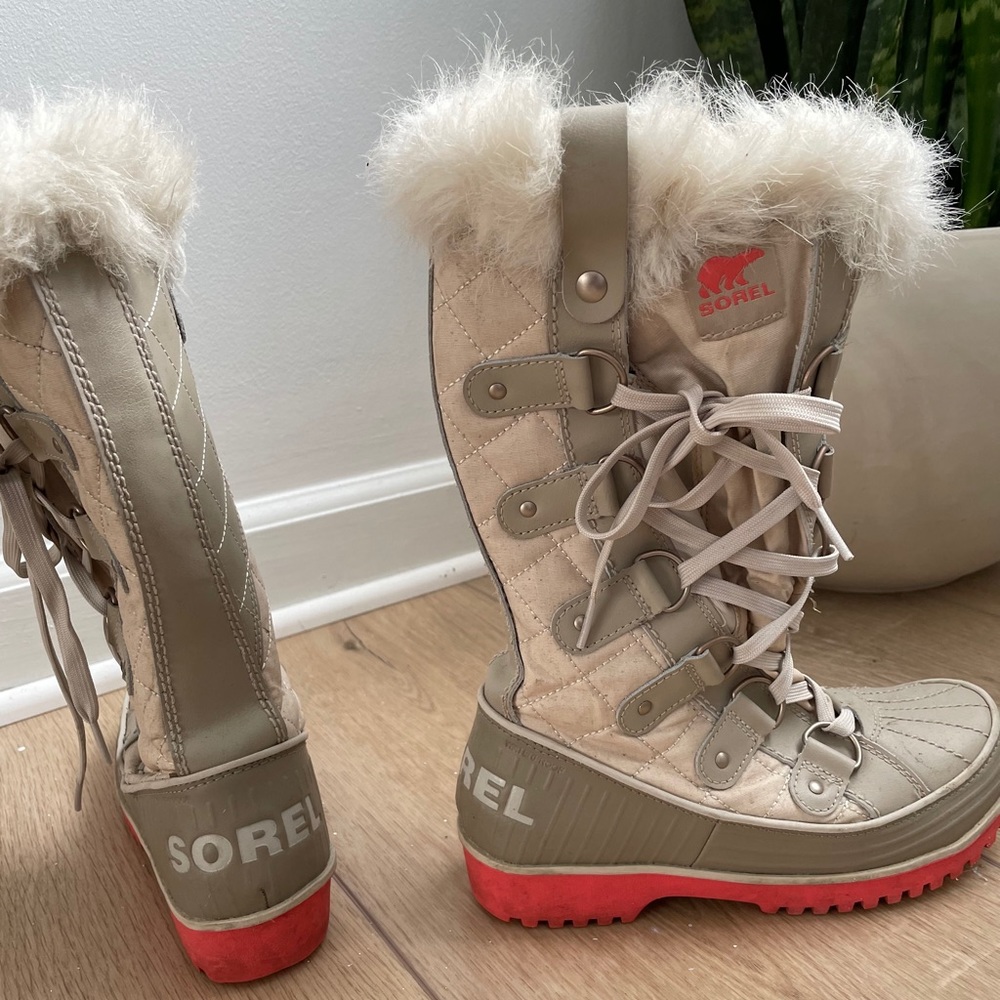 Sorel side tie tofino boot